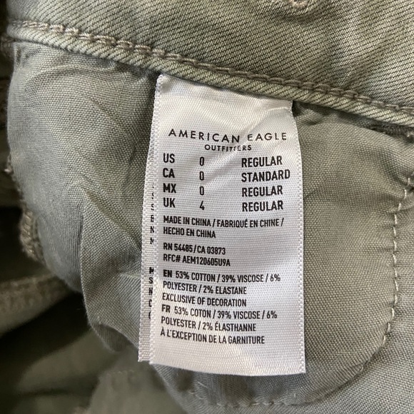 Green ripped American Eagle jeggings - Picture 3 of 3